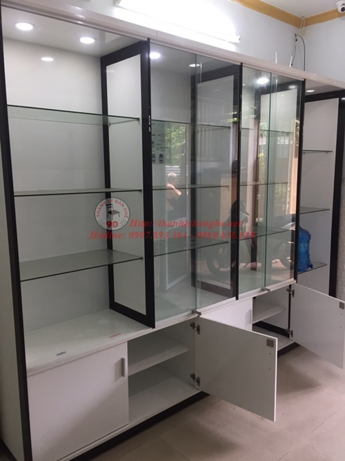 tồn kho tủ kiếng trưng bày chống ẩm có đèn led