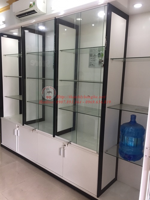 tồn kho tủ kiếng trưng bày chống ẩm có đèn led